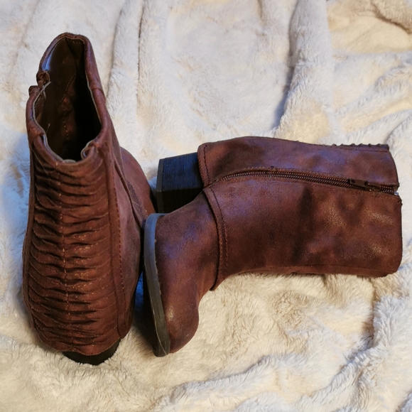 Fergalicious by Fergie Suede Boots 7.5 - Picture 3 of 8